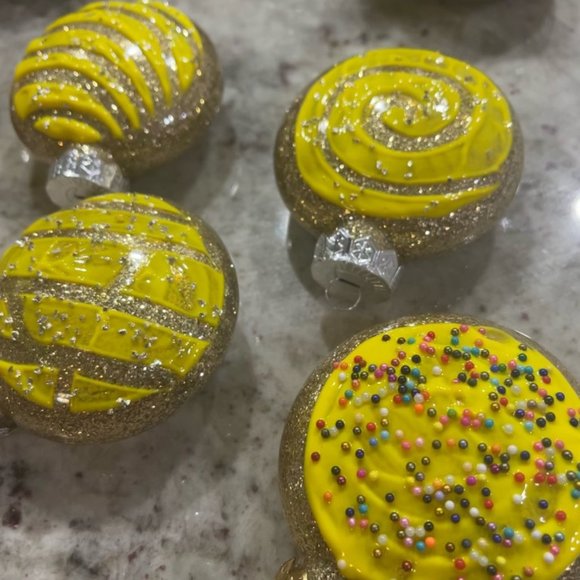 Conchas! (Mexican Sweet Bread Ornaments) - Picture 3 of 16